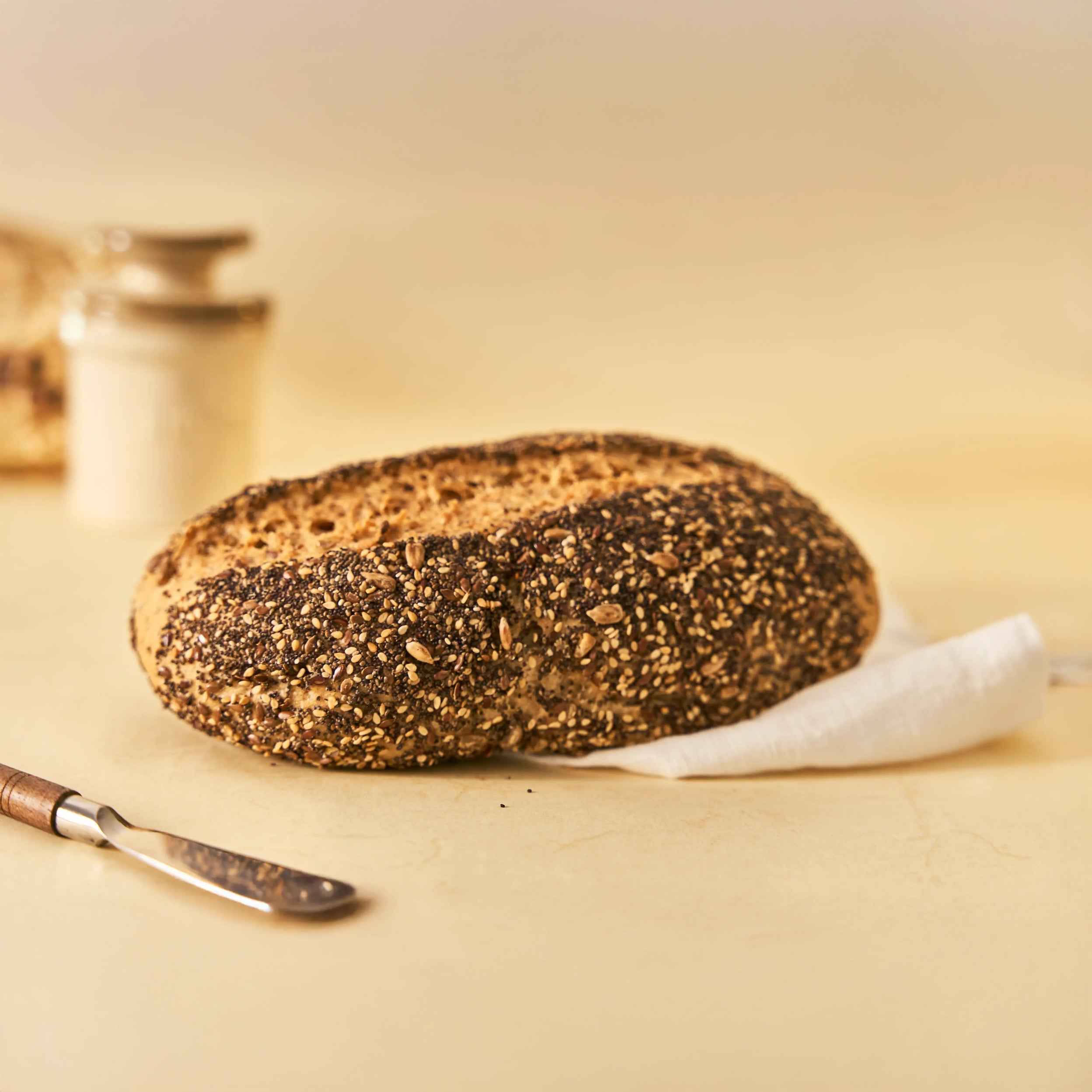 Hogaza de pan integral con semillas y sin gluten