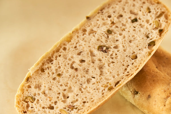 ciabatta esponjosa con aceitunas libre de gluten Leon the Baker